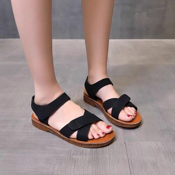 Casual flat shoe